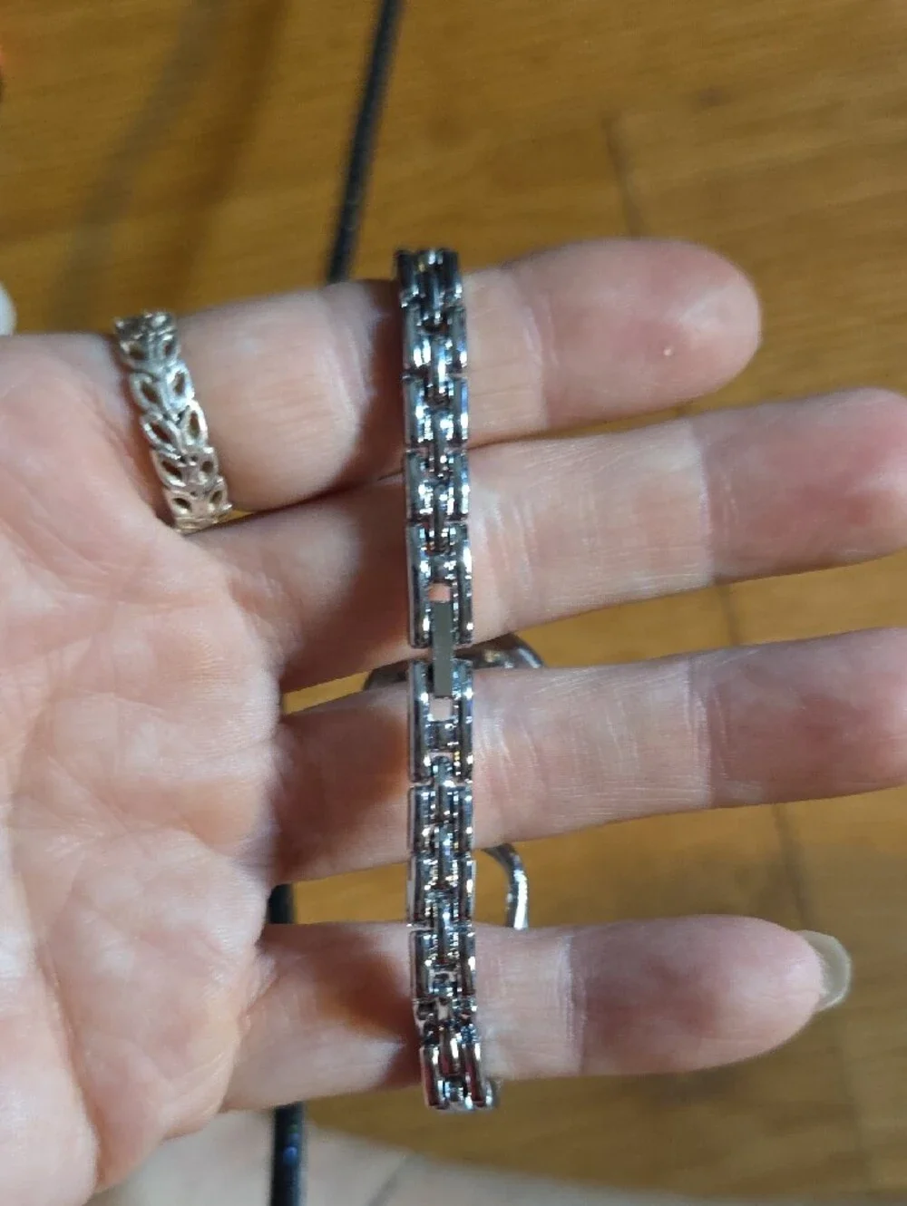 Silver-tone Women's Bracelet Watch - White Dial